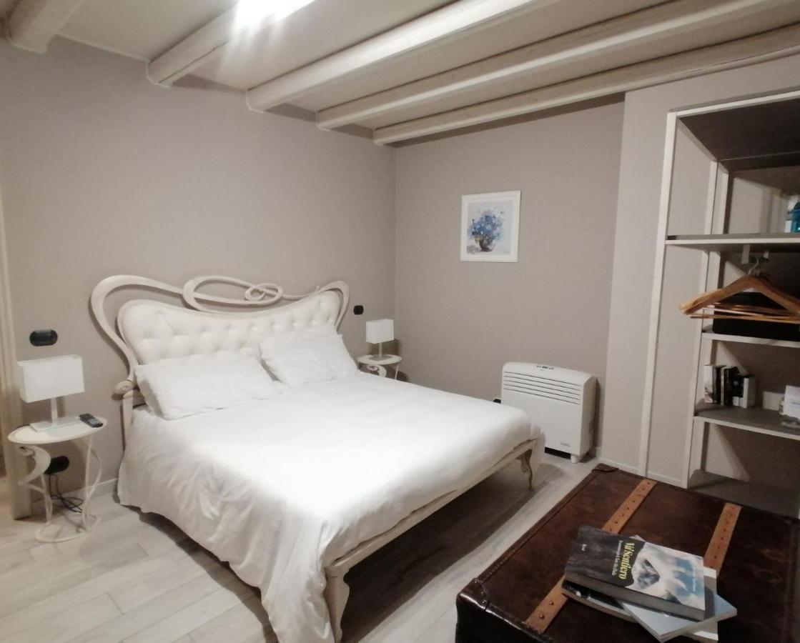 Casale Raffaello B&B Como Albese Con Cassano Exteriér fotografie