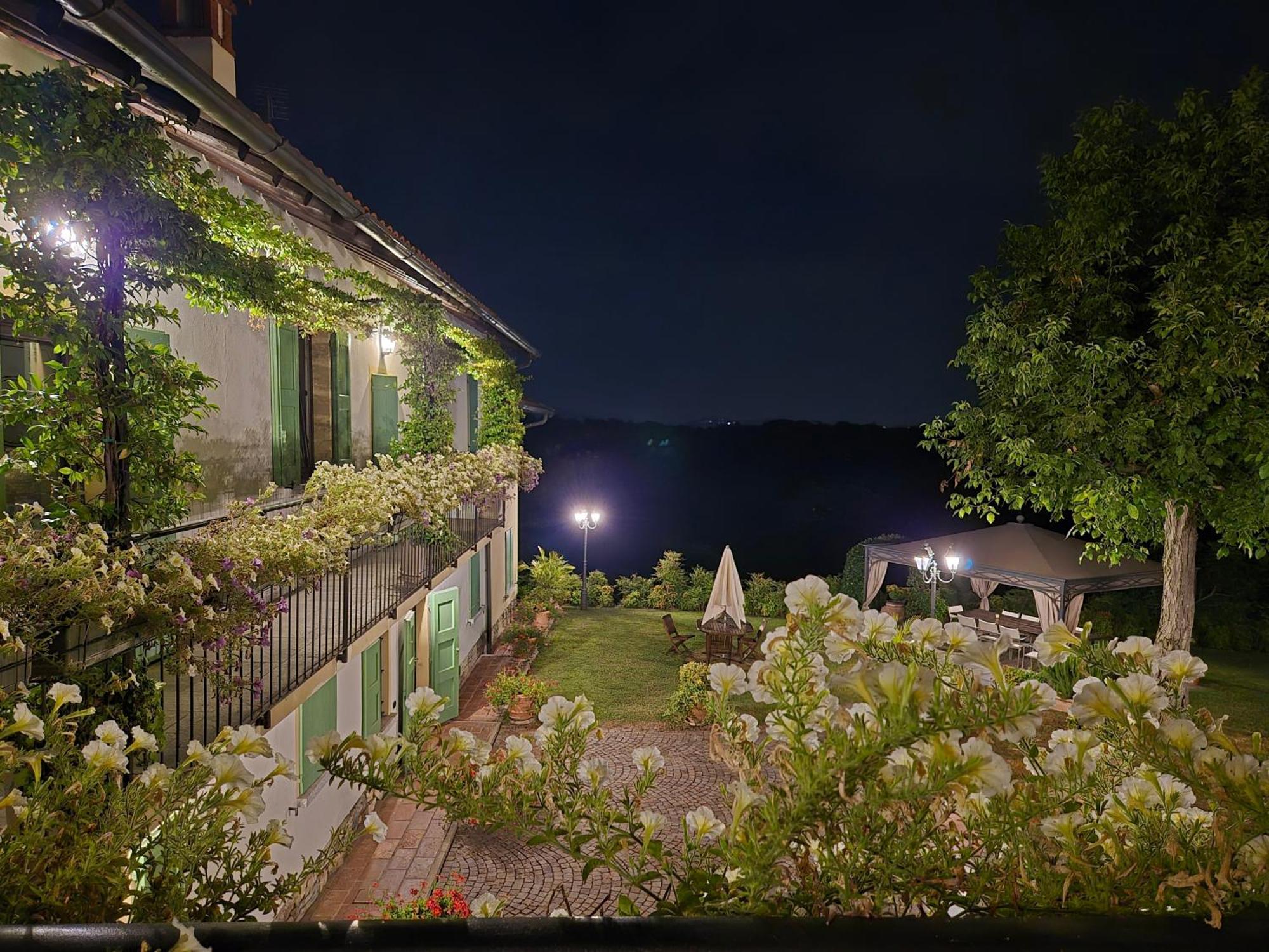 Casale Raffaello B&B Como Albese Con Cassano Exteriér fotografie