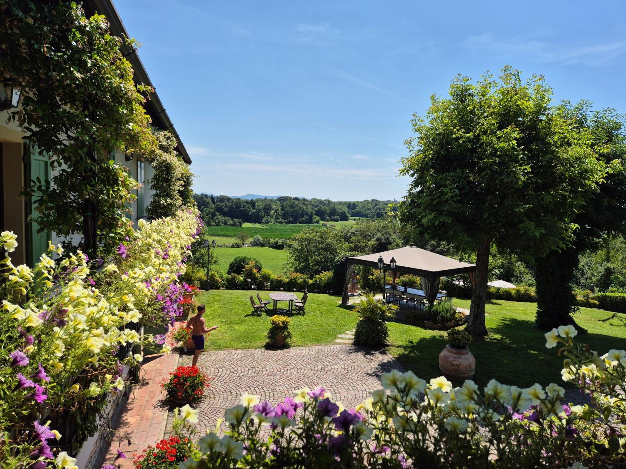 Casale Raffaello B&B Como Albese Con Cassano Exteriér fotografie